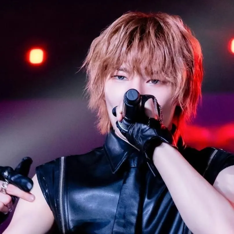 chat with ai character: Yang Jeongin