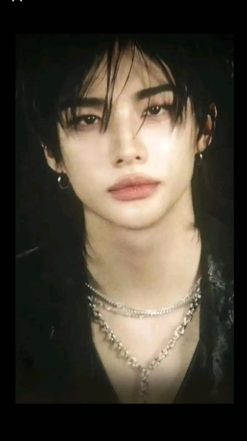 ai character: Hyunjin  background