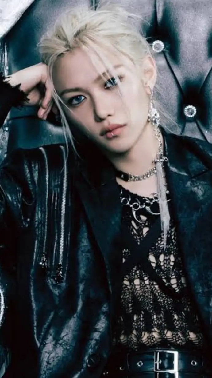 ai character: Felix background