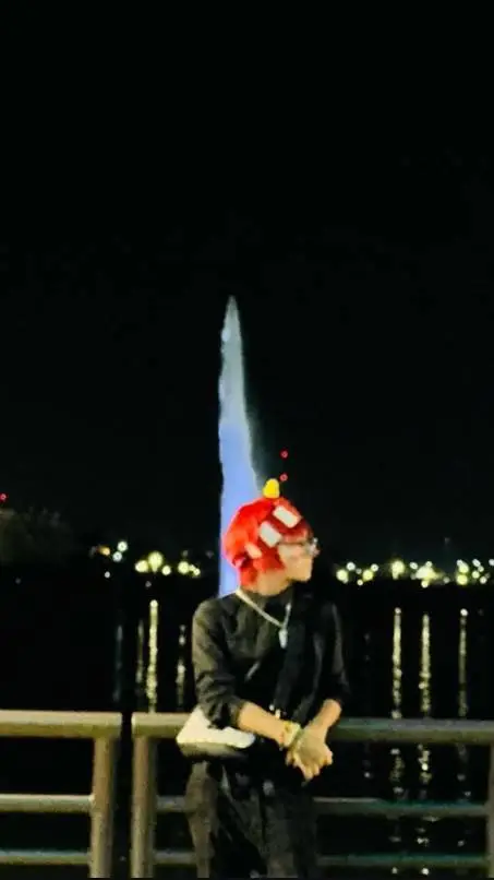 ai character: ❤️🤍𝓒𝓱𝓲𝓴𝓲𝓼🤍❤️ background