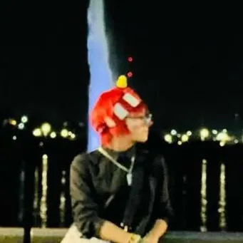 chat with ai character: ❤️🤍𝓒𝓱𝓲𝓴𝓲𝓼🤍❤️