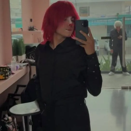 chat with ai character: ❤️💛𝐖𝐢𝐥𝐲𝐧💛❤️