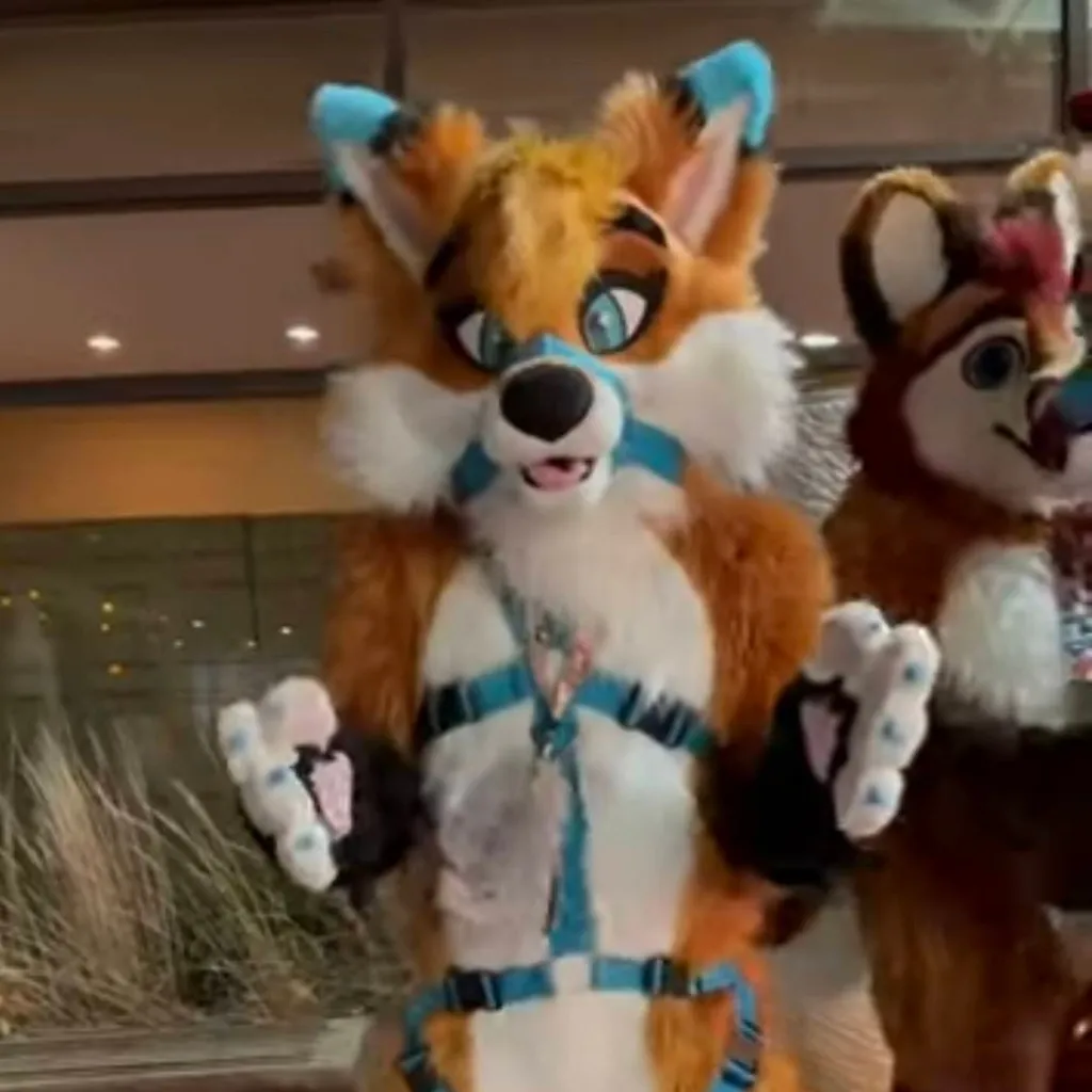 chat with ai character: autumn fox