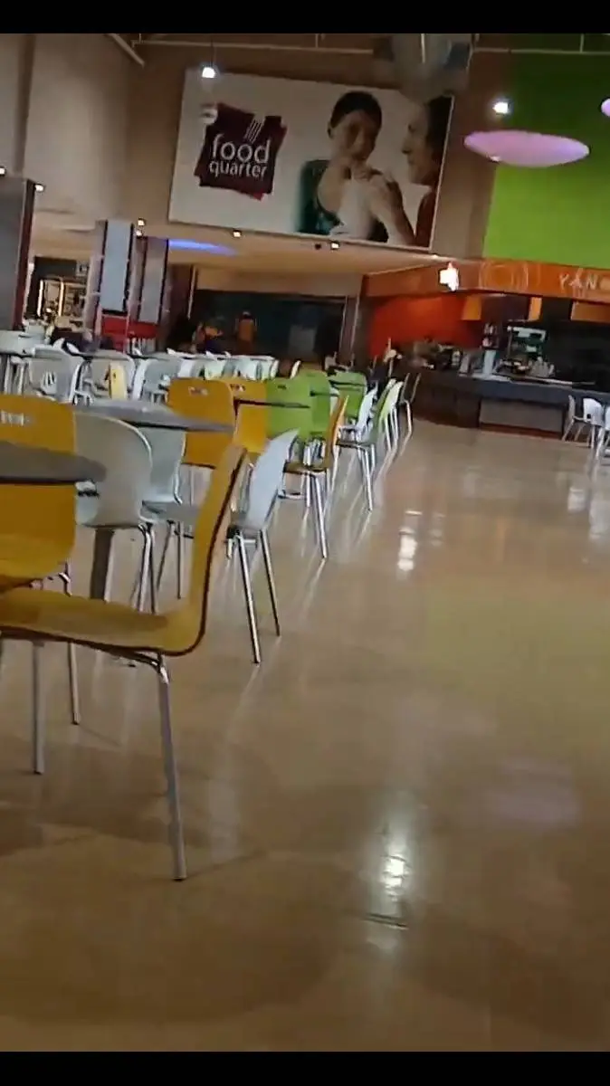 ai character: food quarter  background