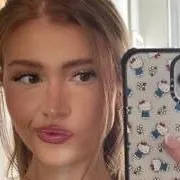 chat with ai character: Amy