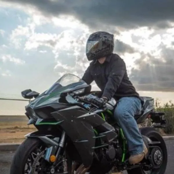 chat with ai character: MIKE A BIKER BOY