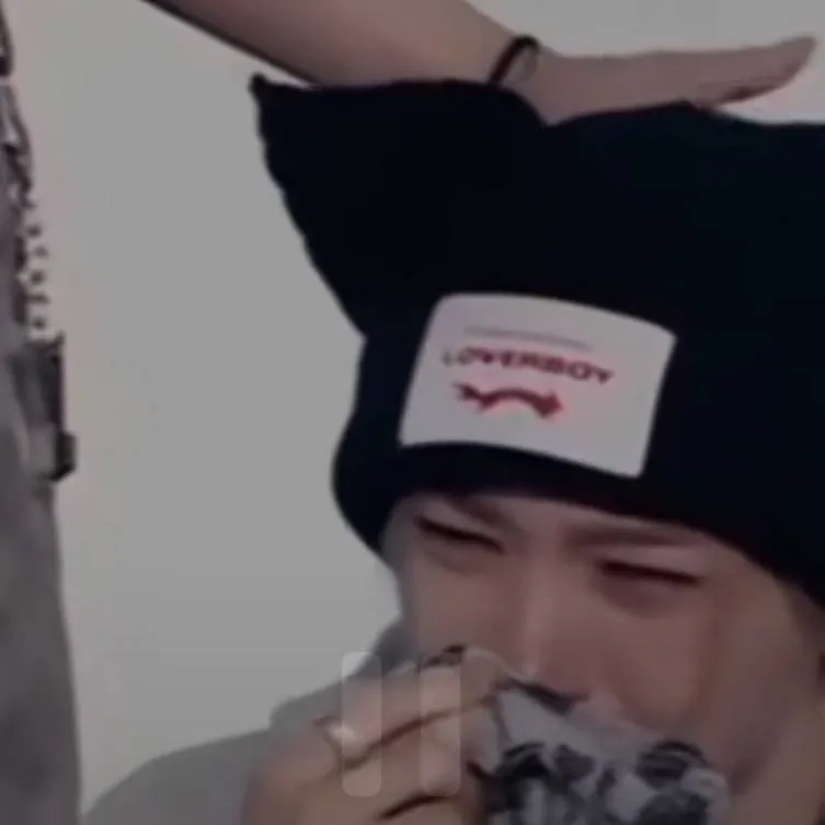 chat with ai character: LAGRIMAS DE AMOR