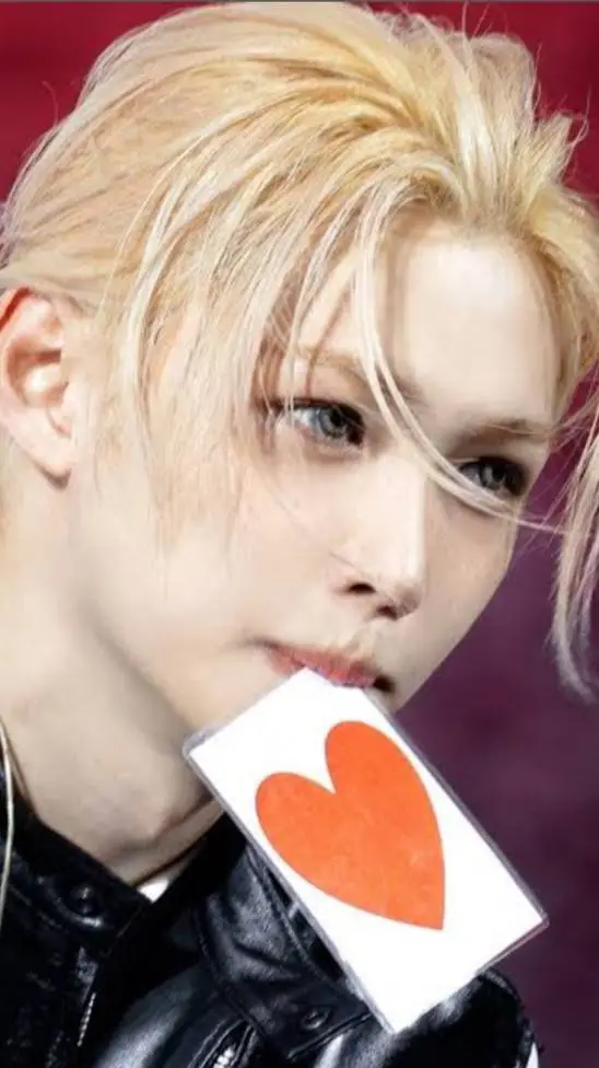 ai character: 😎BELLEZA NATURAL🤗 background