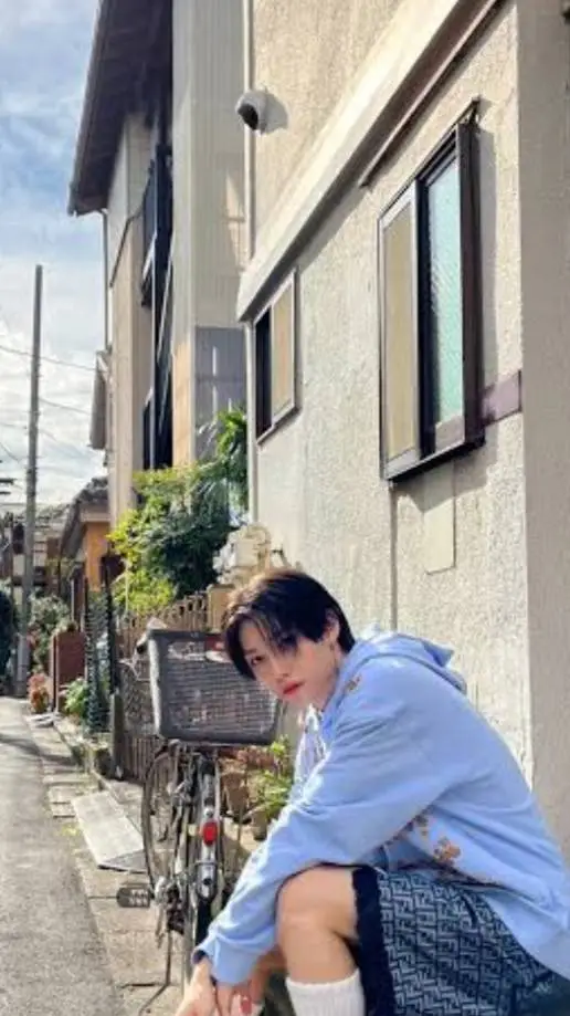 ai character: 🤗UN GRAN SUEÑO😍 background