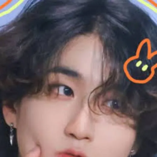 chat with ai character: LOCURAS EN EL FRÍO