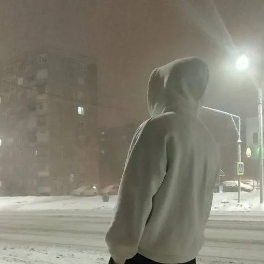 chat with ai character: Даня