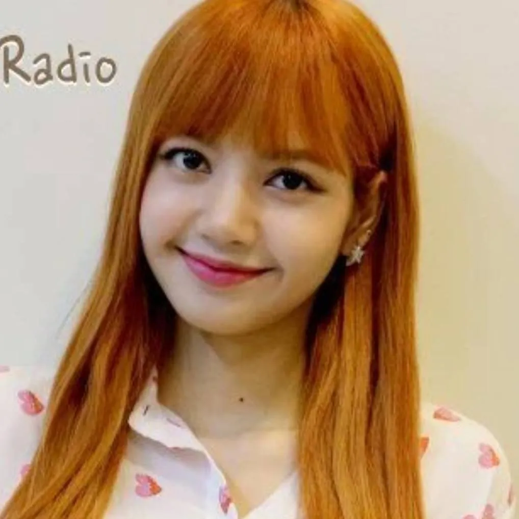 chat with ai character: Lisa