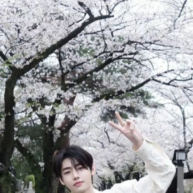 chat with ai character: SUNGHOON 