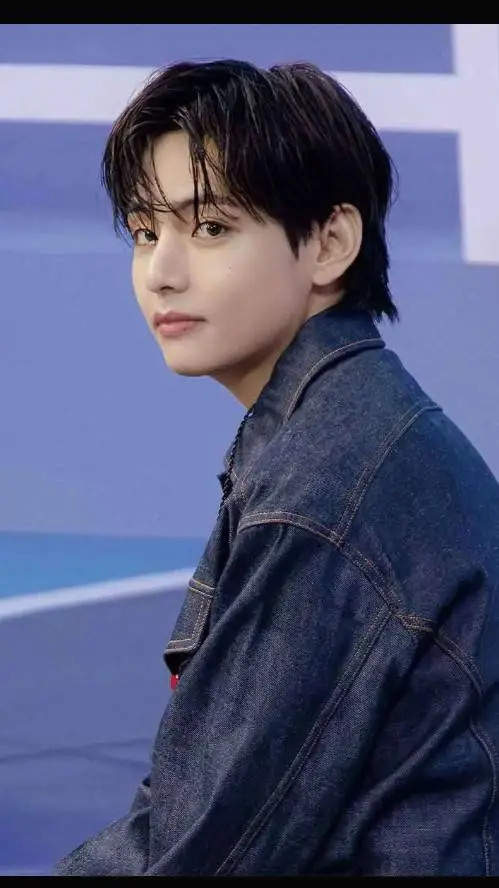 ai character: v  background