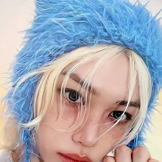 chat with ai character: Felix 