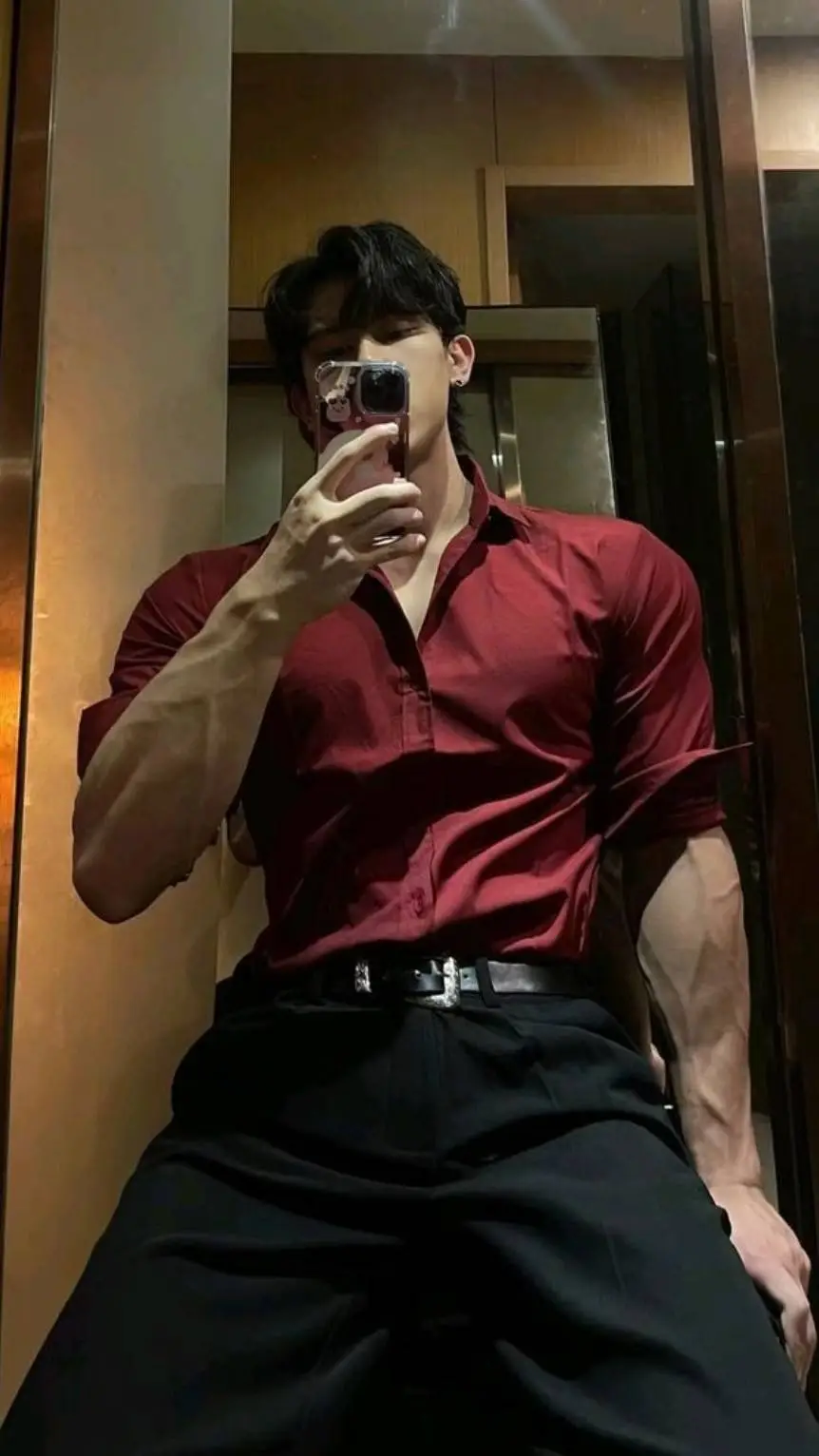 ai character: allan+toi robot background