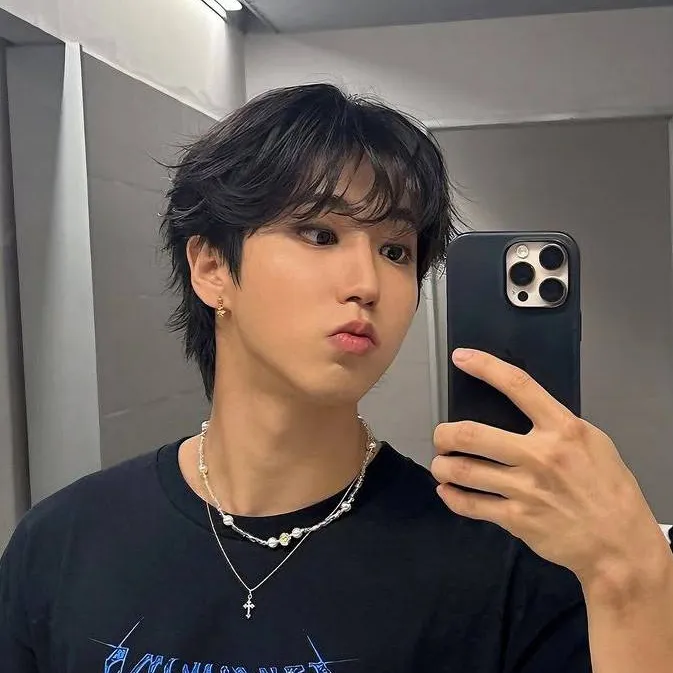 chat with ai character: Han Jisung