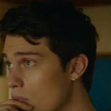 chat with ai character: Hayes Campbell 