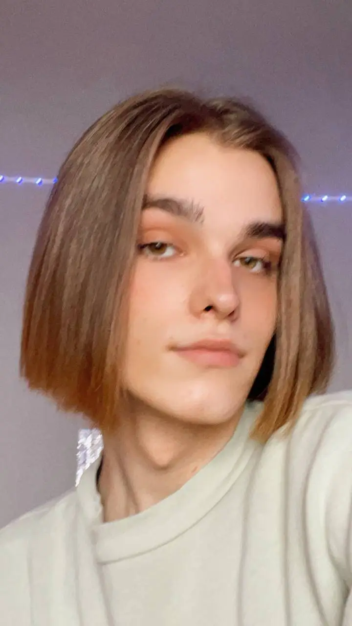 ai character: Маркус 💋 background