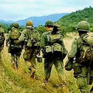 chat with ai character: Война 