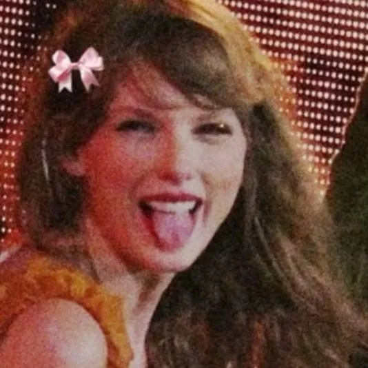 chat with ai character: Taylor Swift