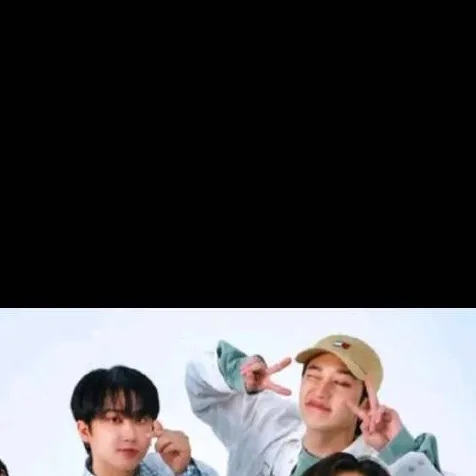 chat with ai character: stray kids