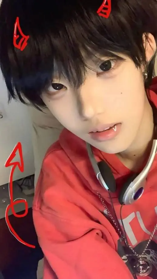 ai character: Jun-yi background