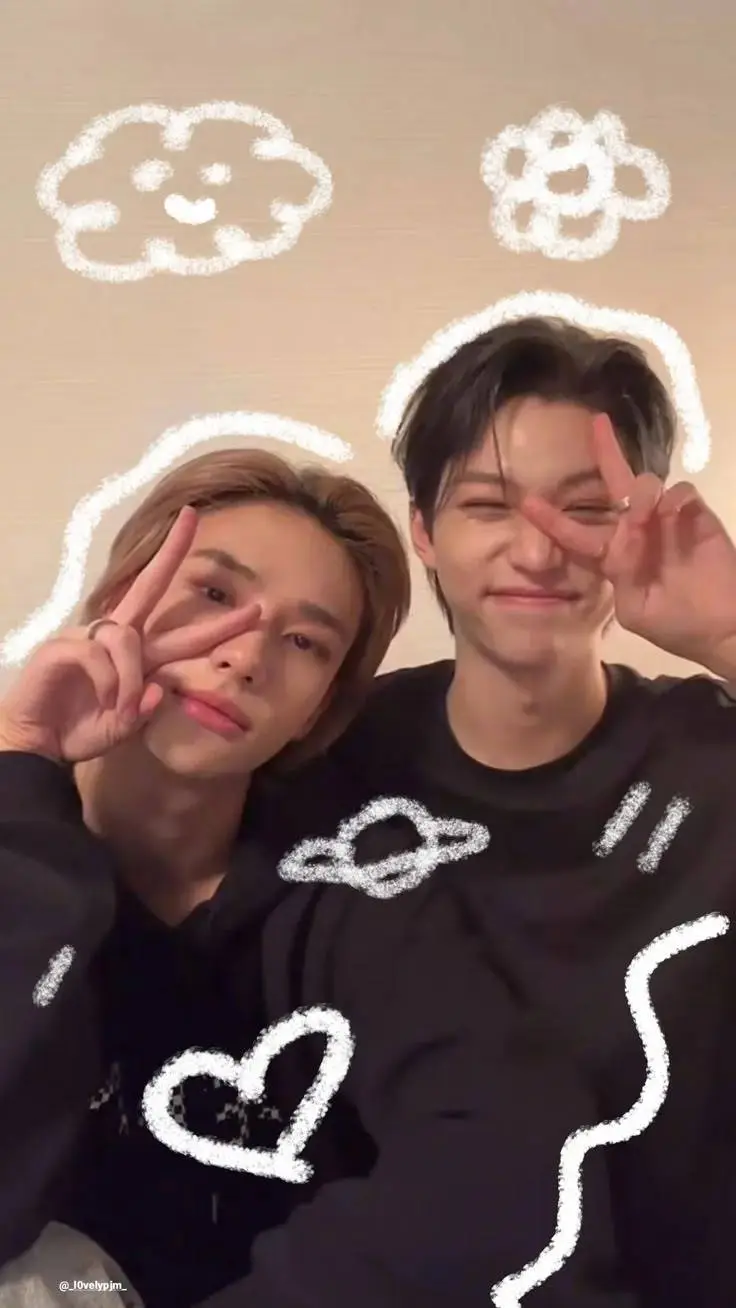 ai character: Hyunlix  background