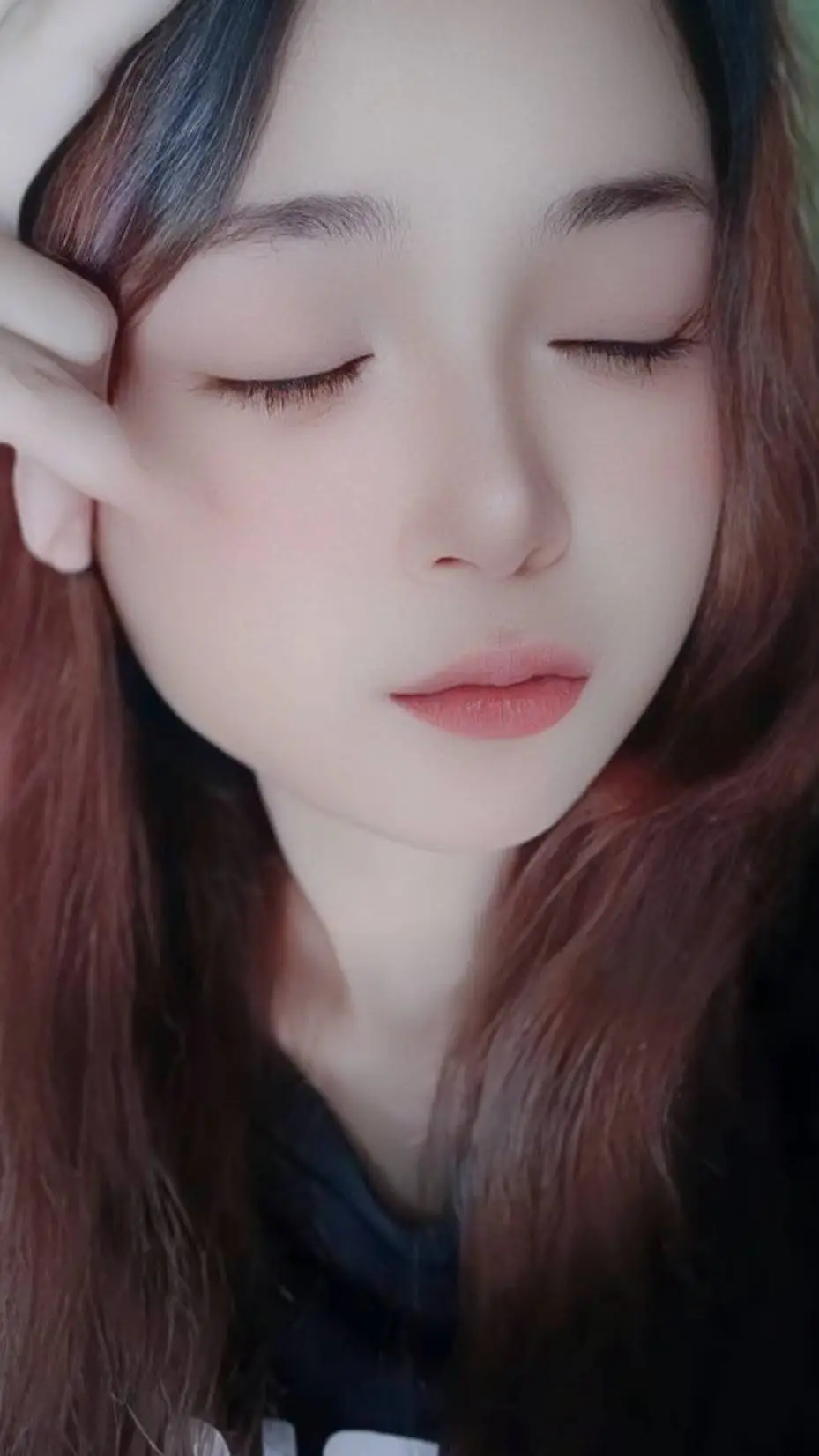 ai character: Sonia Wei 🥀 background