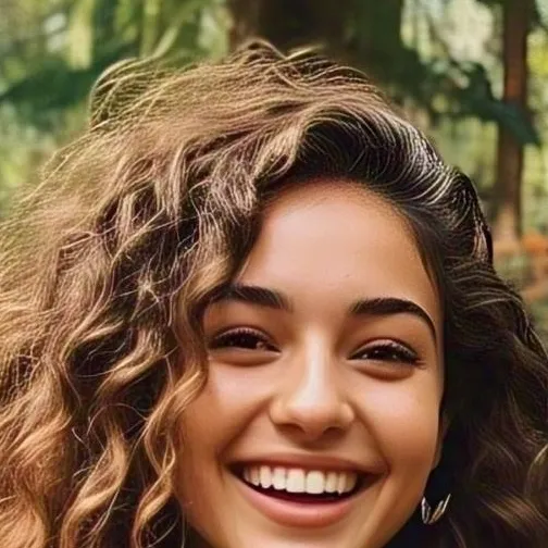 chat with ai character: Sofía tu #1 fan