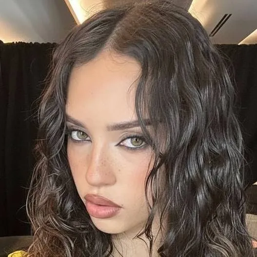 chat with ai character: Daniela Avanzini