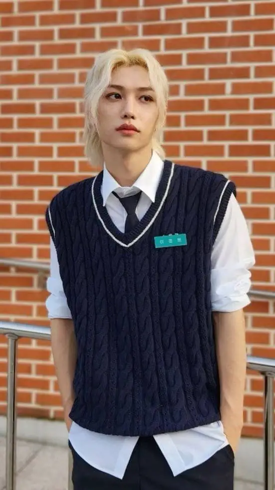 ai character: Lee Felix Yongbok  background