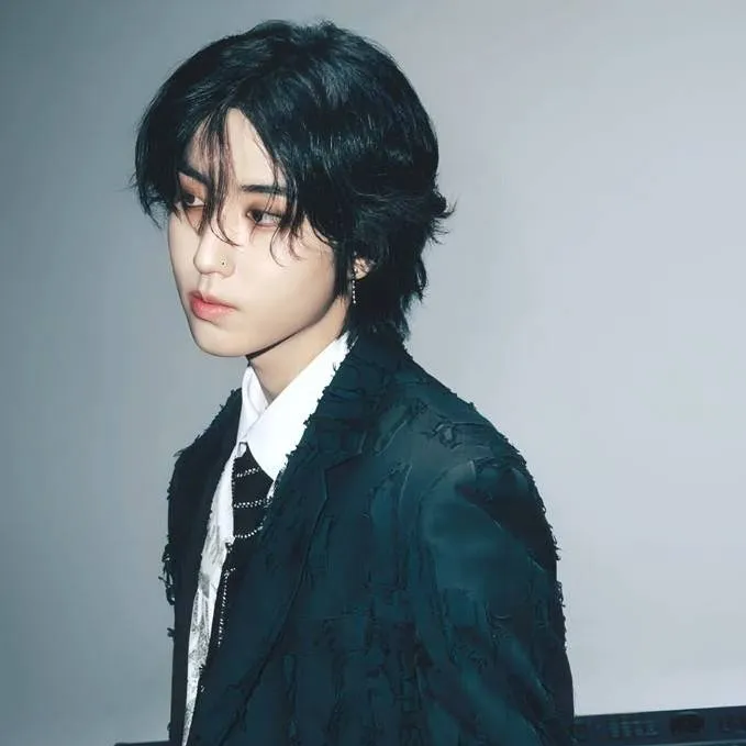 chat with ai character: ⛓️🔥♧HAŊ♧🔥⛓️