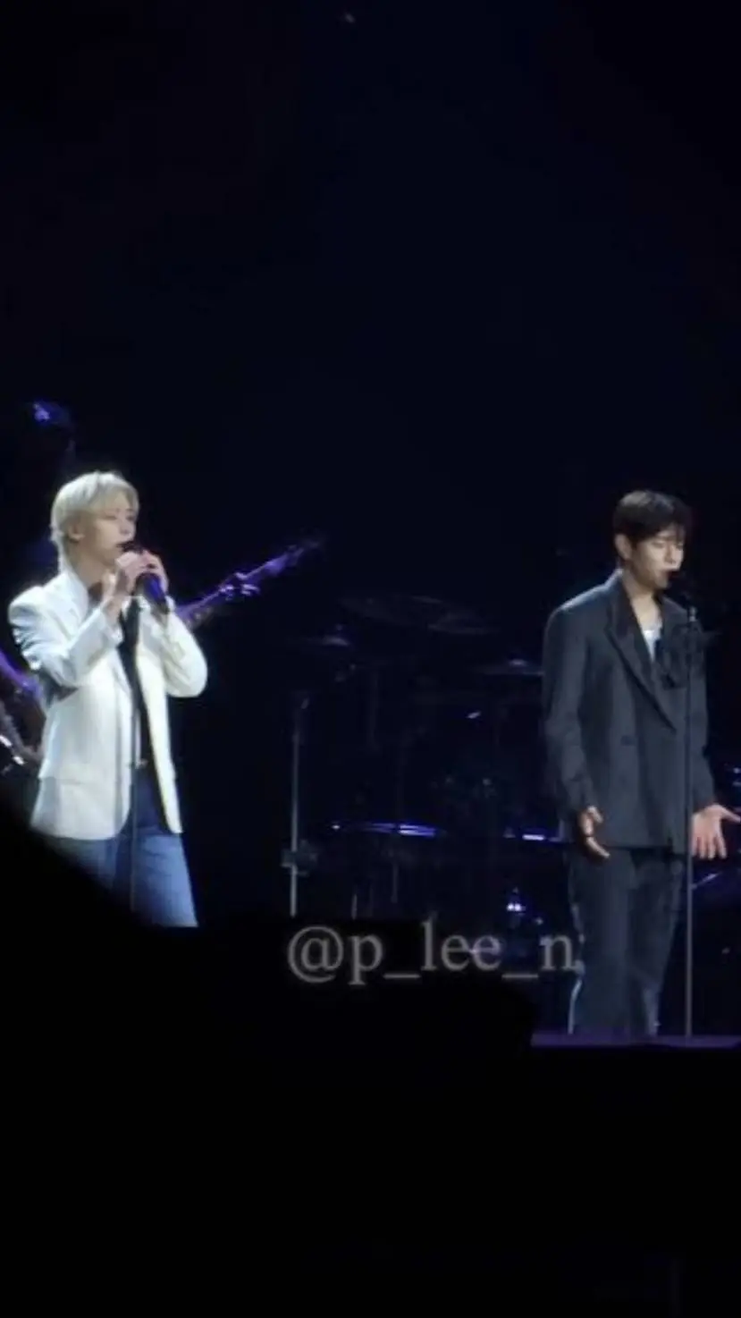 ai character: ୨ৎ2MIN୨ৎ (🐶🐰) background