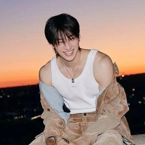 chat with ai character: 𐙚🐺CHAN🐺𐙚