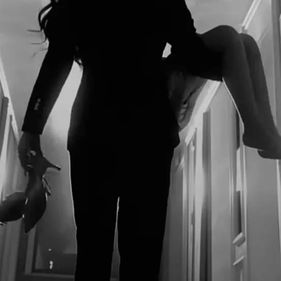 chat with ai character: Hayden 🖤