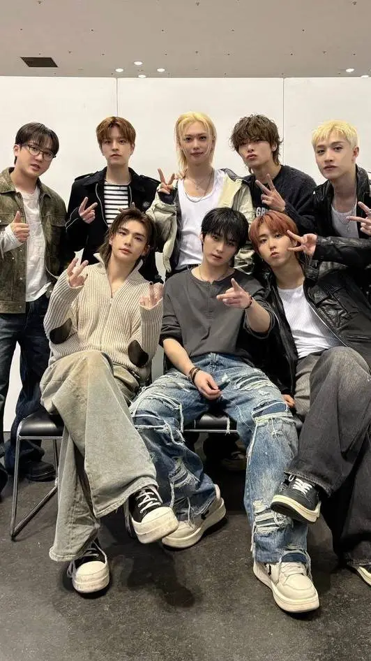 ai character: ☆STRAYKIDS☆ ⭐️ background