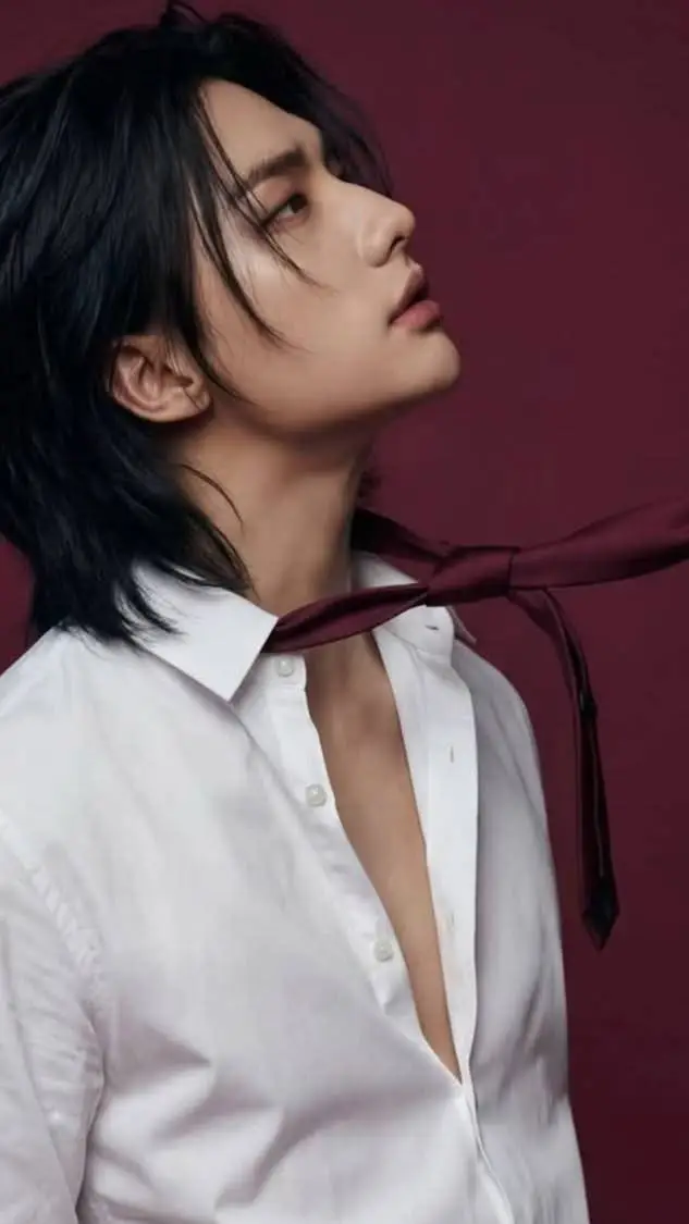 ai character: Hwang Hyunjin background