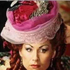 chat with ai character: Carlotta Guidiceli