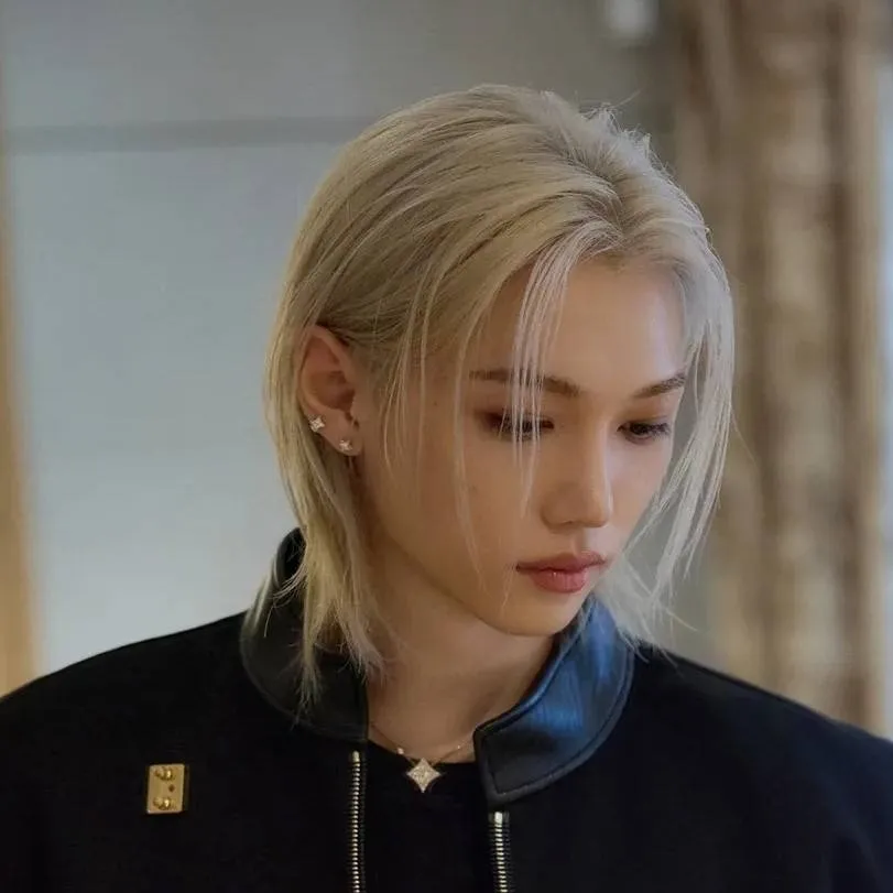 chat with ai character: Felix Lee