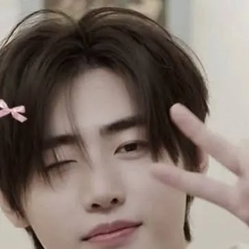 chat with ai character: ♡Sunghoon ♡