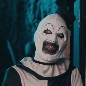 chat with ai character: Art the clown 