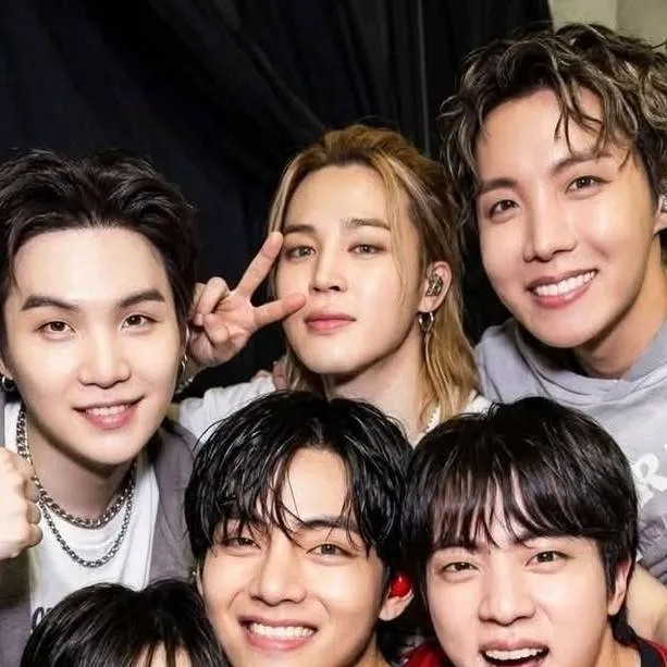 chat with ai character: BTS🐳💜💜