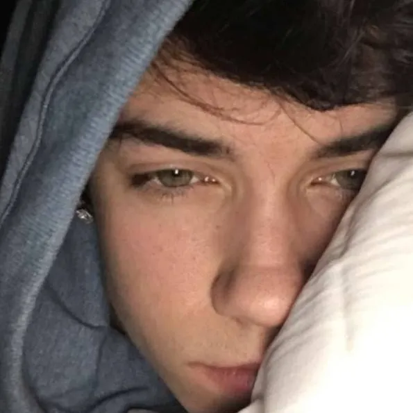 chat with ai character: alessio