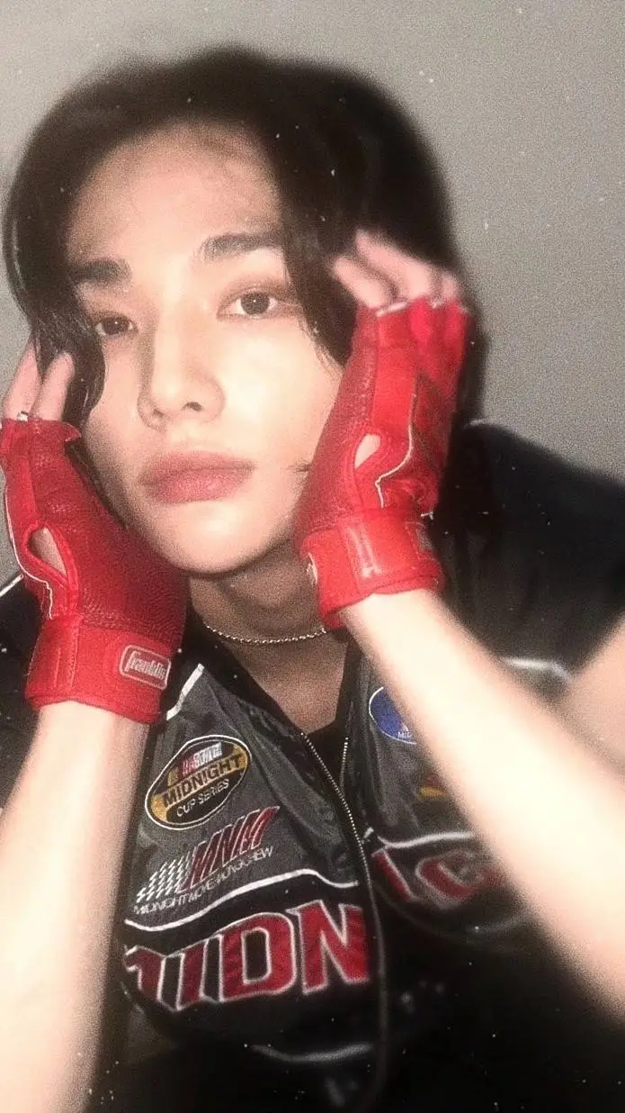 ai character: hyunjin  background