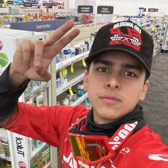 chat with ai character: Lonche de huevito 