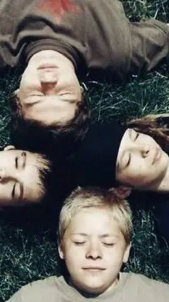 ai character: TOKIO HOTEL ✨️💋🏨 background