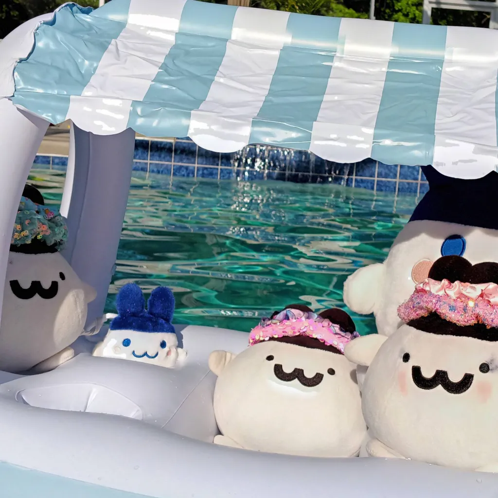 chat with ai character: Kirbis pool day!!!