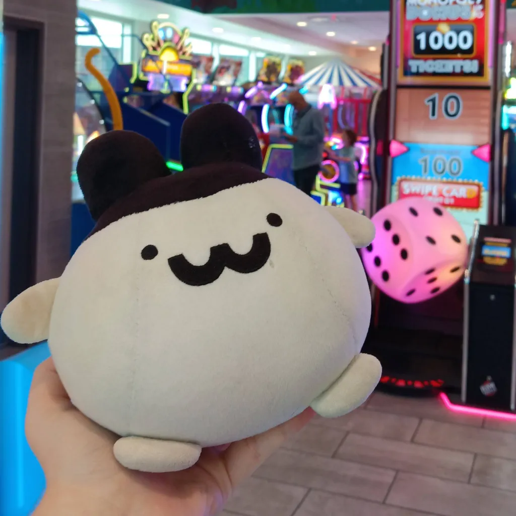 chat with ai character: Kirbi GrandMcd's!