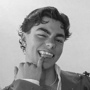 chat with ai character: Malachi Barton(bf)